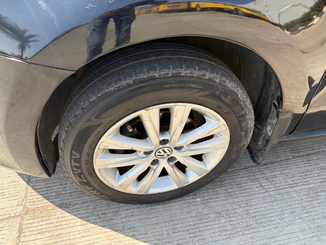 Second-hand 2012 Volkswagen Polo Petrol Highline 1.2L for sale in Thane-5