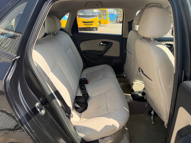 Second-hand 2012 Volkswagen Polo Petrol Highline 1.2L for sale in Thane-11