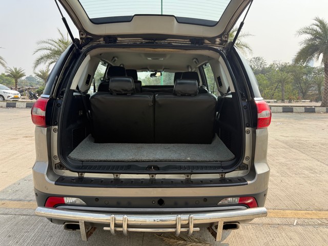 Second-hand 2017 Tata Hexa XTA for sale in Thane-12