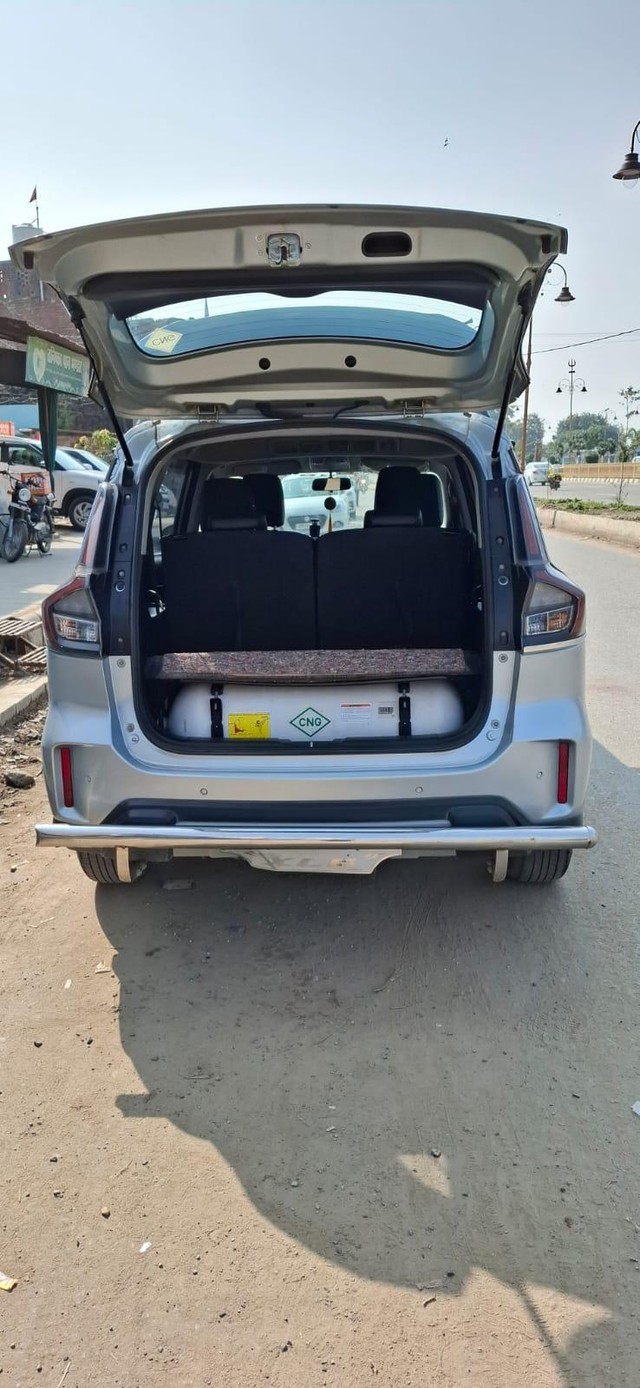 Second-hand 2023 Maruti XL6 Zeta CNG for sale in Varanasi-11