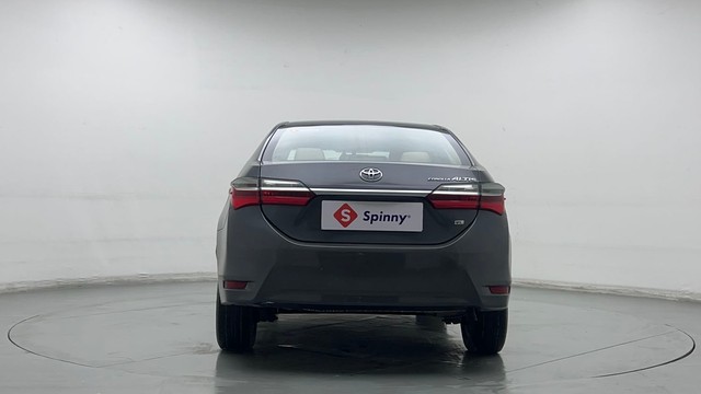 Second-hand 2018 Toyota Corolla Altis Petrol LE for sale in Gurgaon-4