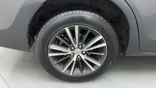 Second-hand 2018 Toyota Corolla Altis Petrol LE for sale in Gurgaon-18