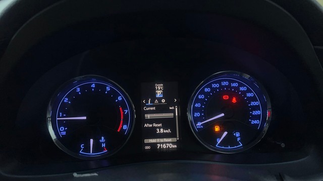 Second-hand 2018 Toyota Corolla Altis Petrol LE for sale in Gurgaon-13