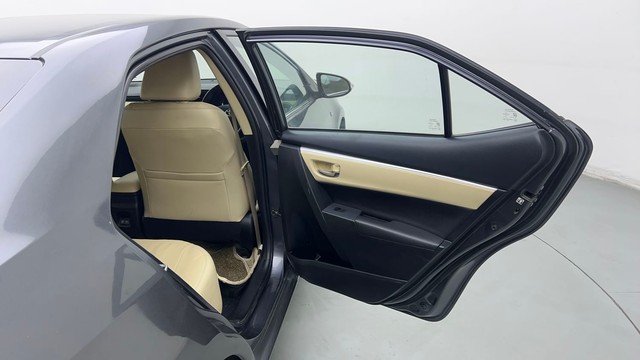 Second-hand 2018 Toyota Corolla Altis Petrol LE for sale in Gurgaon-35