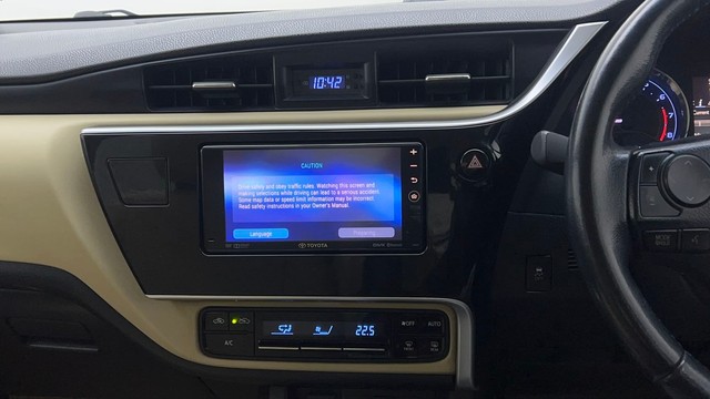 Second-hand 2018 Toyota Corolla Altis Petrol LE for sale in Gurgaon-24