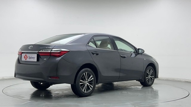 Second-hand 2018 Toyota Corolla Altis Petrol LE for sale in Gurgaon-3