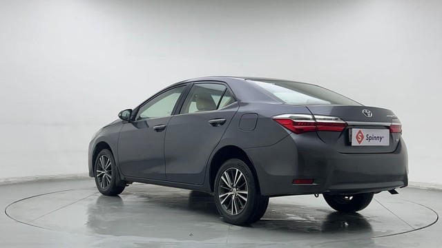 Second-hand 2018 Toyota Corolla Altis Petrol LE for sale in Gurgaon-5