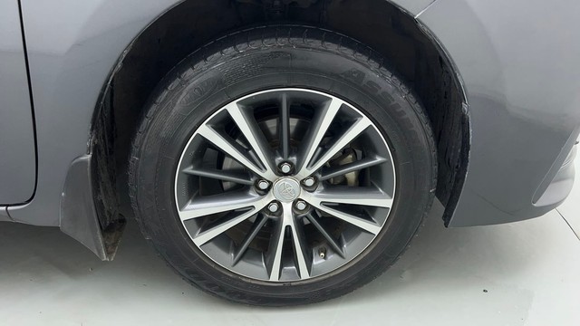 Second-hand 2018 Toyota Corolla Altis Petrol LE for sale in Gurgaon-17