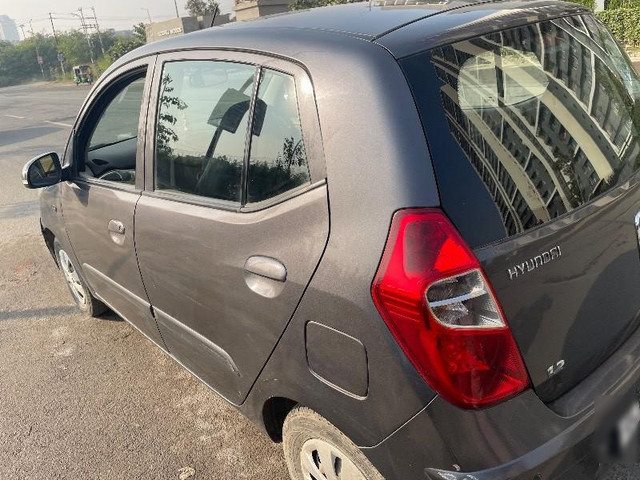 Second-hand 2011 Hyundai i10 Magna for sale in Noida-9