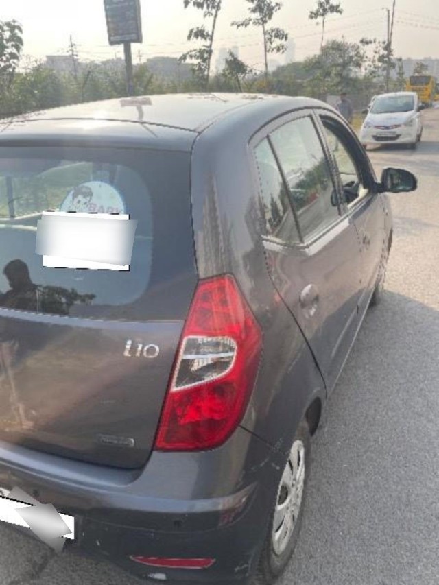 Second-hand 2011 Hyundai i10 Magna for sale in Noida-7