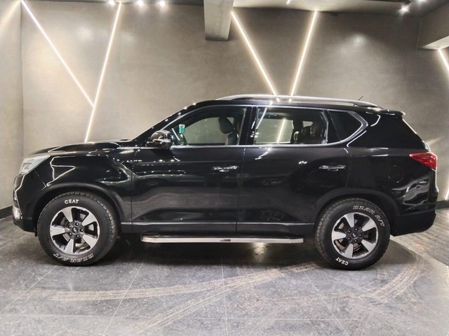 Second-hand 2019 Mahindra Alturas G4 4X4 AT BSIV for sale in New Delhi-2