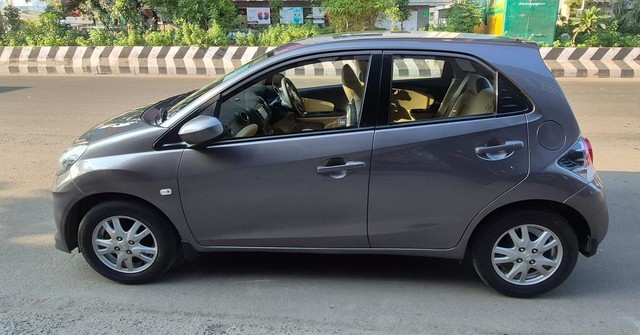 Second-hand 2012 Honda Brio S MT for sale in Chennai-3
