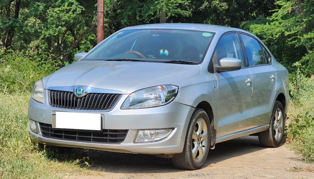 Second-hand 2012 Skoda Rapid 1.6 MPI Elegance for sale in Chennai-3
