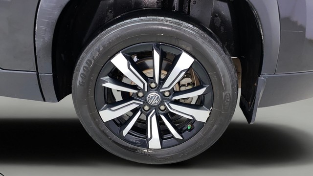 Second-hand 2020 MG Hector Plus Sharp Hybrid MT for sale in Kochi-27