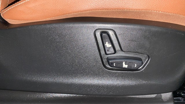 Second-hand 2020 MG Hector Plus Sharp Hybrid MT for sale in Kochi-18