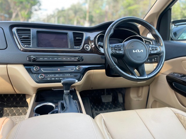 Second-hand 2021 Kia Carnival Limousine Plus for sale in Mumbai-6