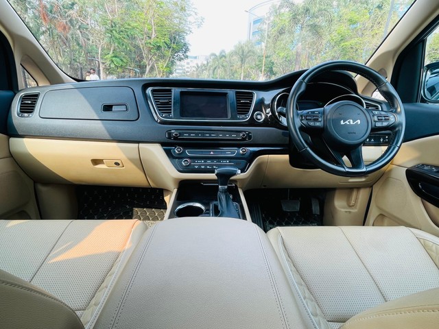 Second-hand 2021 Kia Carnival Limousine Plus for sale in Mumbai-13