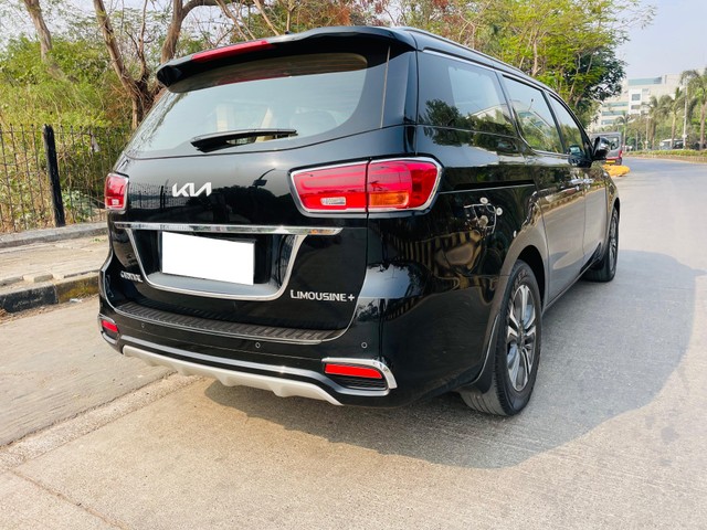Second-hand 2021 Kia Carnival Limousine Plus for sale in Mumbai-11