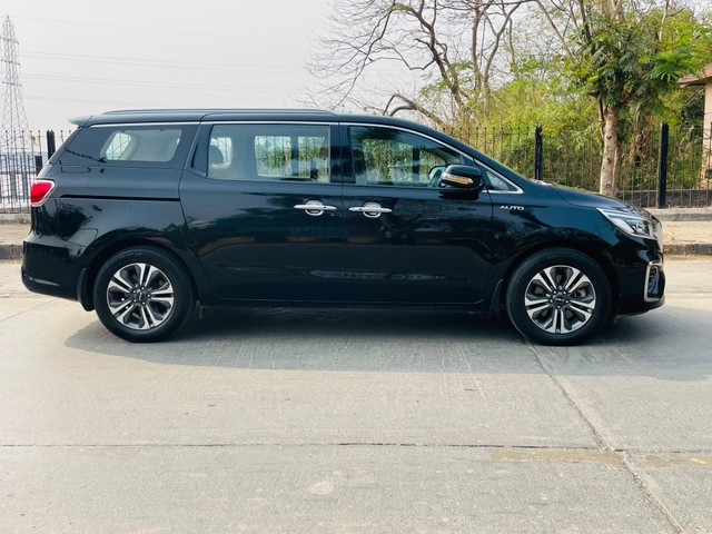 Second-hand 2021 Kia Carnival Limousine Plus for sale in Mumbai-1