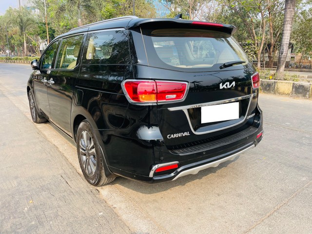 Second-hand 2021 Kia Carnival Limousine Plus for sale in Mumbai-14