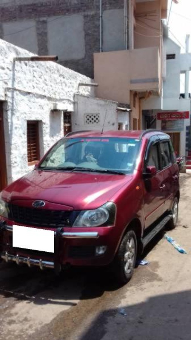 Second-hand 2016 Mahindra Quanto C8 for sale in Ramdurg