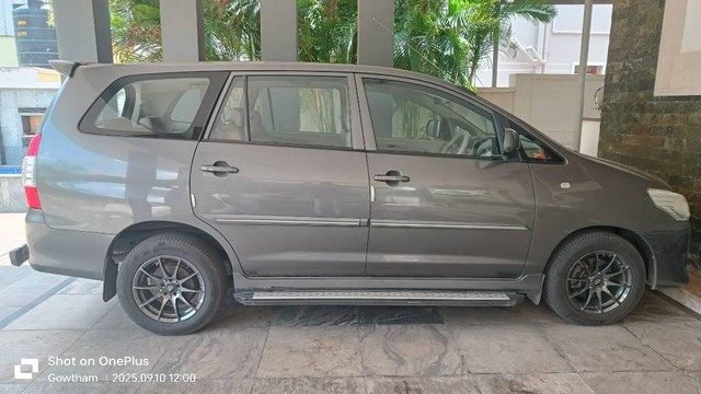 Second-hand 2013 Toyota Innova 2.5 G (Diesel) 8 Seater for sale in Coimbatore-2