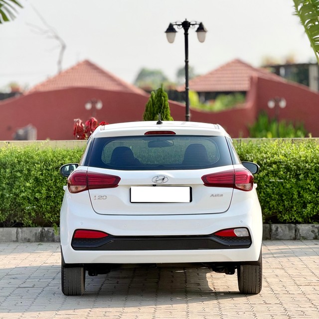 Second-hand 2018 Hyundai i20 1.2 Asta for sale in Surat-1