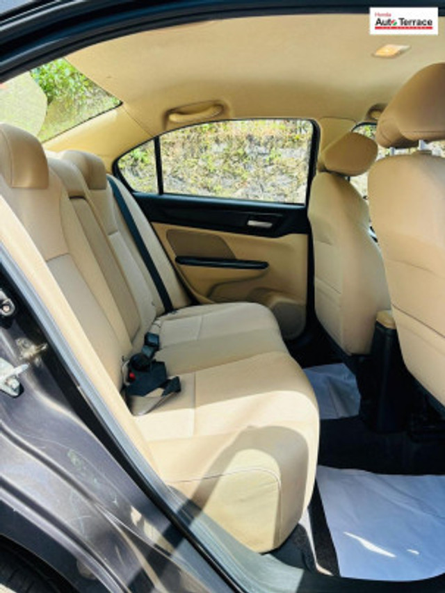 Second-hand 2021 Honda Amaze VX CVT Petrol for sale in Kannur-5