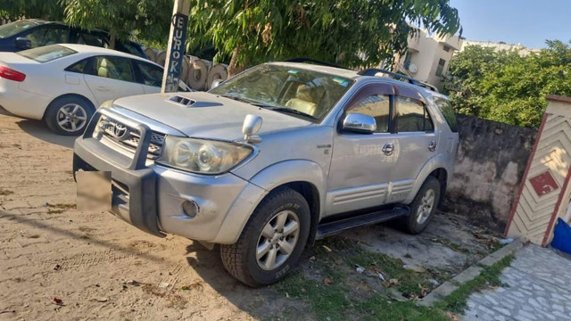 Second-hand 2010 Toyota Fortuner 3.0 Diesel for sale in Jaipur-1