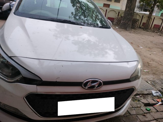 Second-hand 2015 Hyundai i20 Sportz 1.2 for sale in Gonda-4
