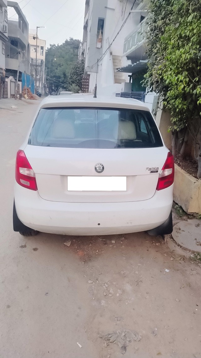 Second-hand 2011 Skoda Fabia 1.2L Diesel Elegance for sale in Hyderabad-2