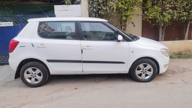 Second-hand 2011 Skoda Fabia 1.2L Diesel Elegance for sale in Hyderabad-4