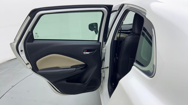 Second-hand 2024 Toyota Glanza V for sale in Karnal-29