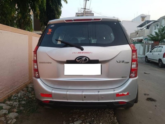 Second-hand 2014 Mahindra XUV500 W6 2WD for sale in Bhavnagar-1