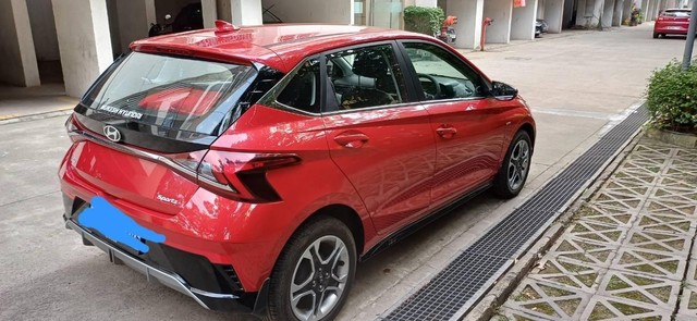 Second-hand 2024 Hyundai i20 Sportz IVT for sale in Kolkata-4