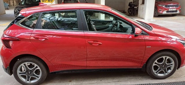 Second-hand 2024 Hyundai i20 Sportz IVT for sale in Kolkata-8