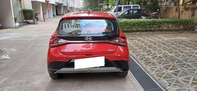 Second-hand 2024 Hyundai i20 Sportz IVT for sale in Kolkata-5