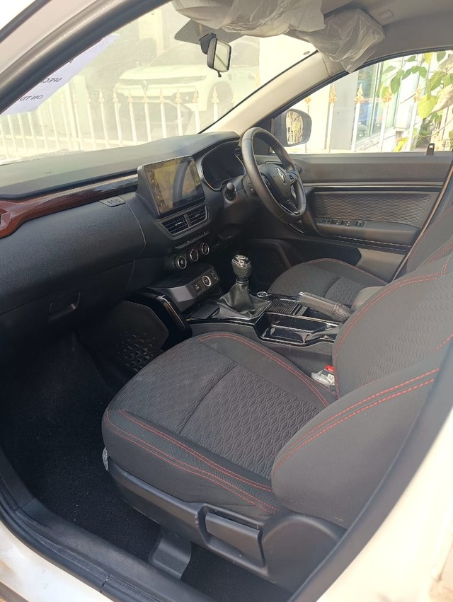 Second-hand 2023 Renault Kiger RXZ Turbo DT for sale in Hyderabad-6