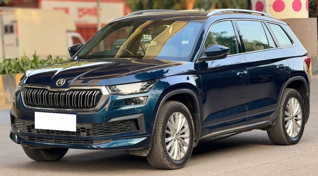 Second-hand 2023 Skoda Kodiaq L & K for sale in Mumbai-3