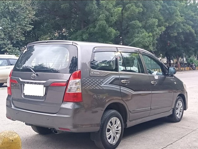 Second-hand 2014 Toyota Innova 2.5 G (Diesel) 8 Seater BS IV for sale in Indore-7
