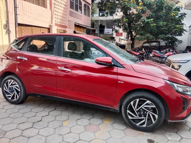 Second-hand 2023 Hyundai i20 Asta Opt IVT for sale in Hyderabad-1