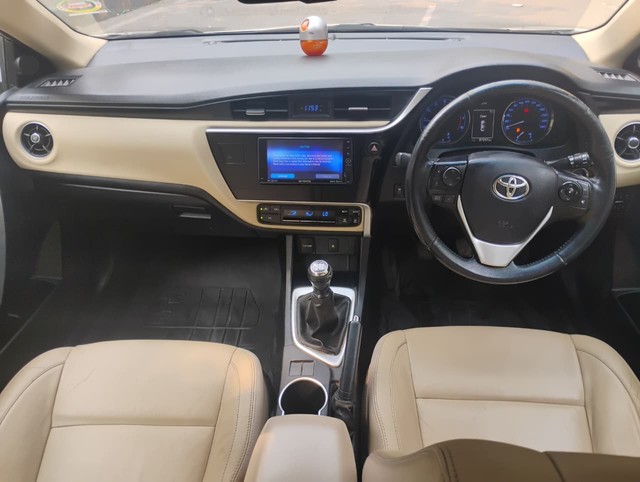 Toyota Corolla Altis 1.8 GL Second-hand 2017 Toyota Corolla Altis 1.8 GL for sale in Agra-11