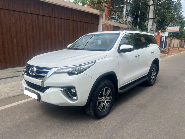 Second-hand 2019 Toyota Fortuner 2.8 2WD MT BSIV for sale in Mysore-2