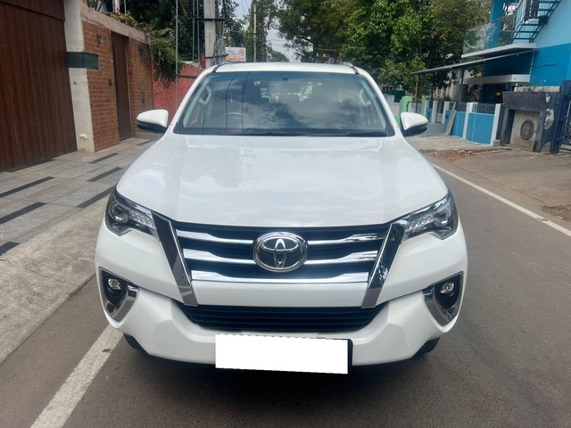 Second-hand 2019 Toyota Fortuner 2.8 2WD MT BSIV for sale in Mysore-3