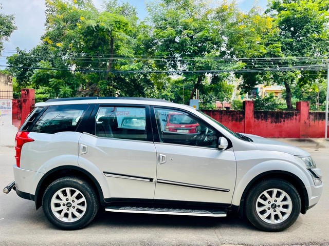 Mahindra XUV500 R W10 FWD Second-hand 2017 Mahindra XUV500 R W10 FWD for sale in Jaipur-1