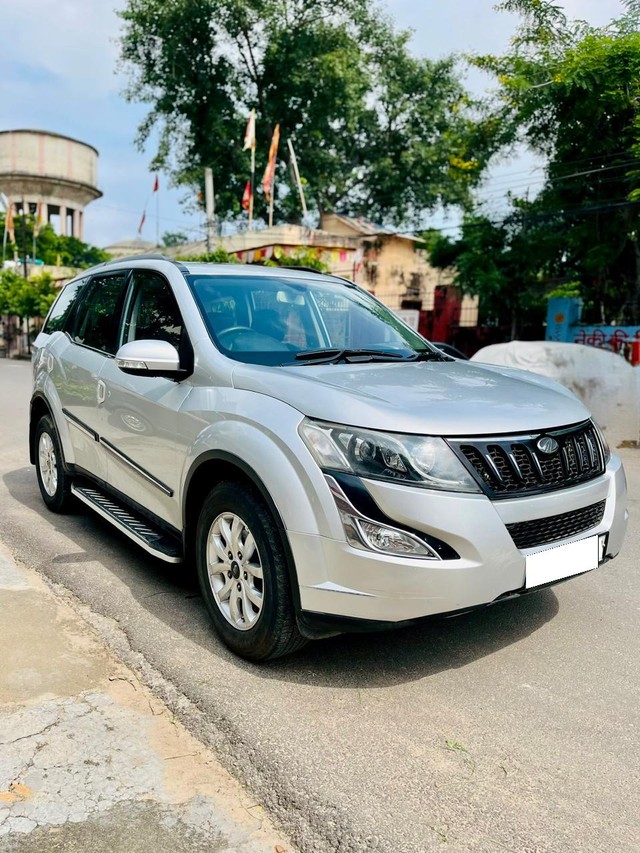 Mahindra XUV500 R W10 FWD Second-hand 2017 Mahindra XUV500 R W10 FWD for sale in Jaipur-0
