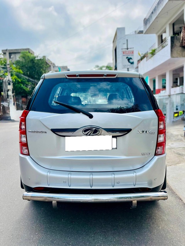 Mahindra XUV500 R W10 FWD Second-hand 2017 Mahindra XUV500 R W10 FWD for sale in Jaipur-2