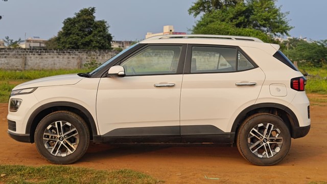 Second-hand 2023 Hyundai Venue N Line N8 turbo DCT BSVI for sale in Hyderabad-3