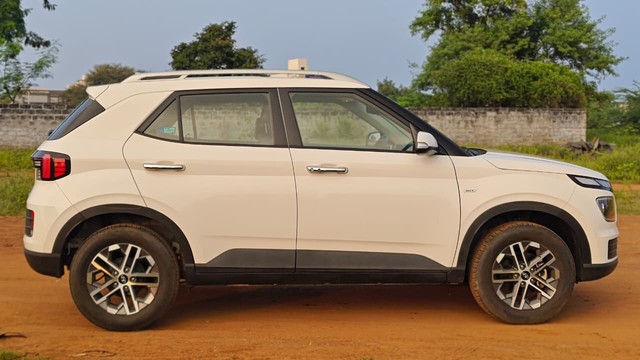 Second-hand 2023 Hyundai Venue N Line N8 turbo DCT BSVI for sale in Hyderabad-8