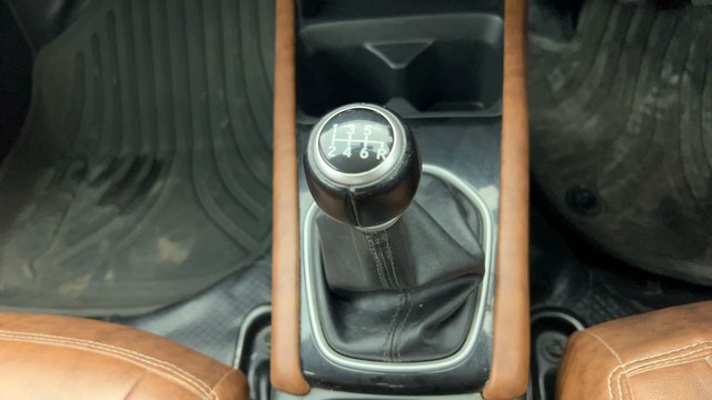 Second-hand 2022 Honda City VX MT for sale in Chennai-12